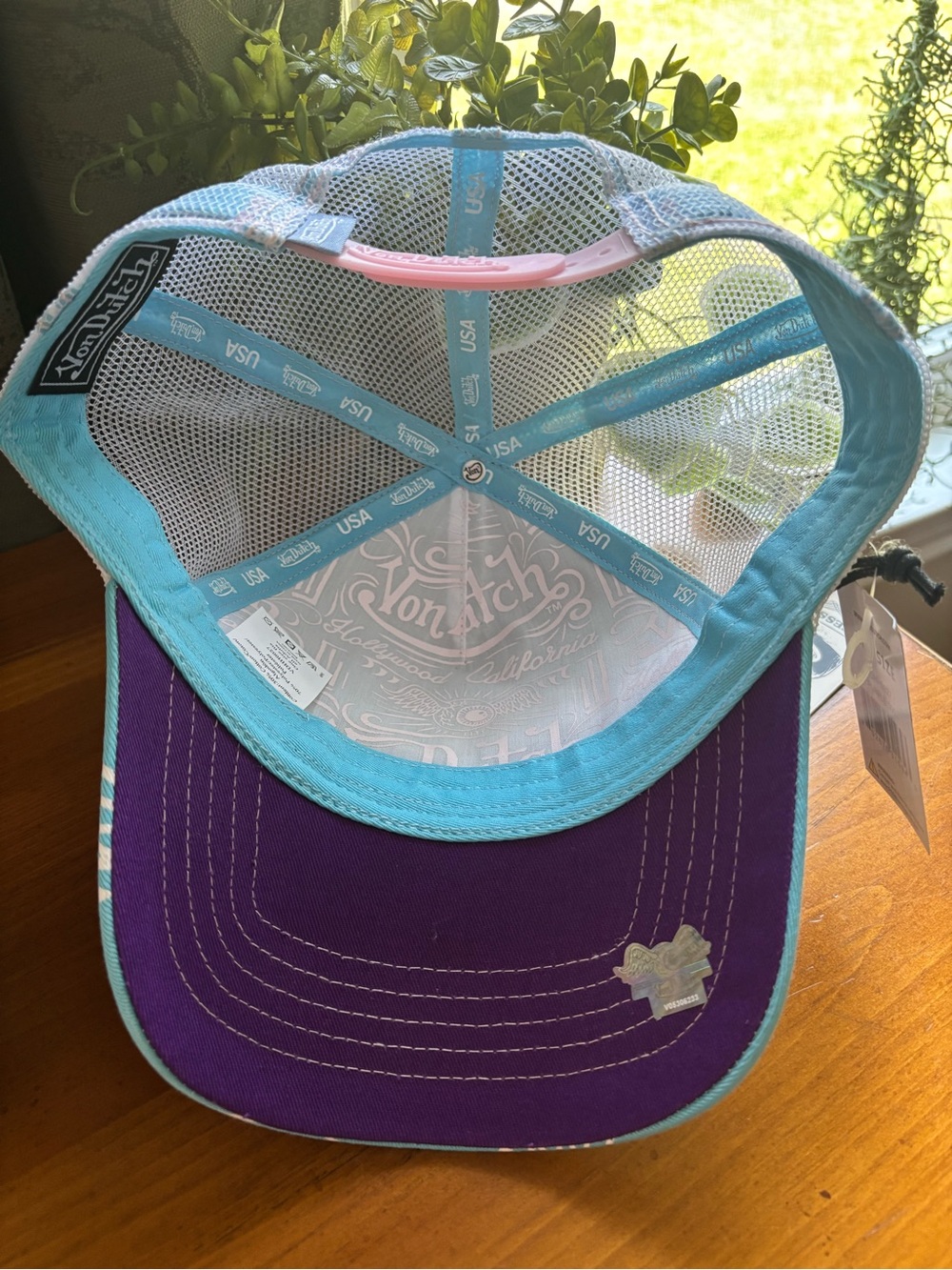 NWT Von Dutch Pastel Holographic Trucker Cap. Wing Graphic. Unisex - Picture 2 of 4